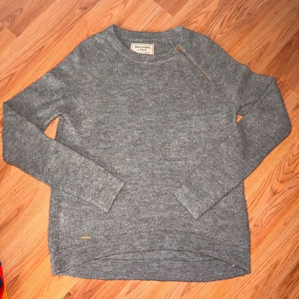 Abercrombie & Fitch Cozy Gray Knit Pull Over Sweater Gold Collar Zip Women's XS